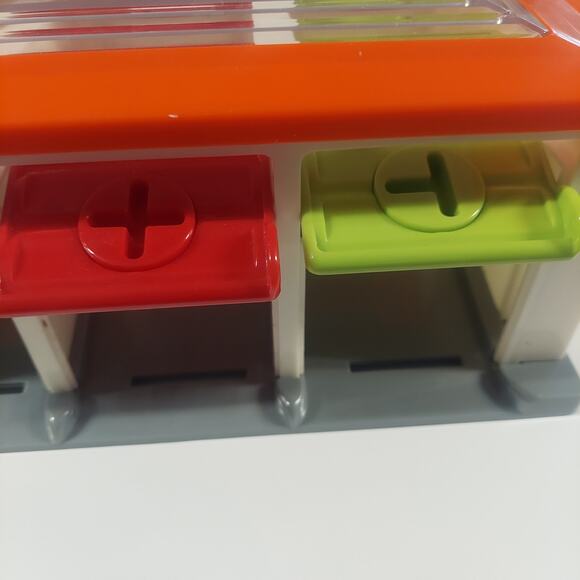 Battat 3 Car garge Color Sorting Playset Cause Effect matching - Picture 8 of 9